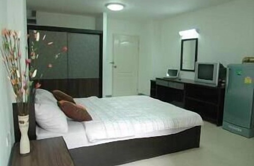 Chom Phon Hotel | PMTK Residence