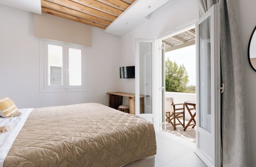 Logaras Hotel | Pnoi Hotel