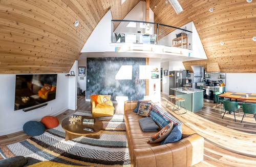 Chiloquin Cabin | PNW AFrame|Hottub|Mtn&LakeViews|Game Room|Theatre|