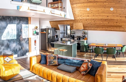 Chiloquin Cabin | PNW AFrame|Hottub|Mtn&LakeViews|Game Room|Theatre|