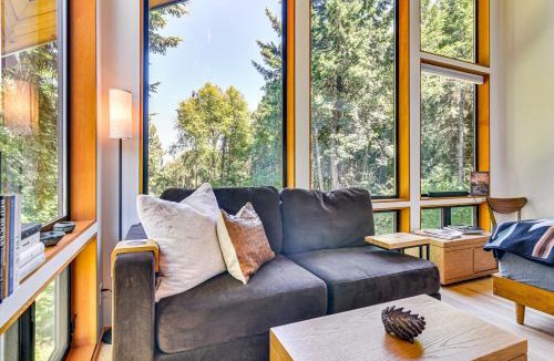 Warren Apartment | PNW Tiny Cabin Escape: 4 Mi to St Helens