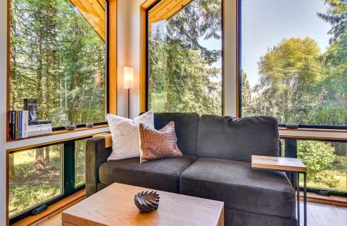 Warren Apartment | PNW Tiny Cabin Escape: 4 Mi to St Helens