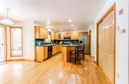 Stroudsburg Villa | Pocono Escape with huge Pool HOT TUB,GAMEROOM,FIREPIT,near Camelback & Kalahari