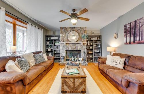 Pocono Lake House | Pocono Lake House Hideaway: Hot Tub & Theater Room