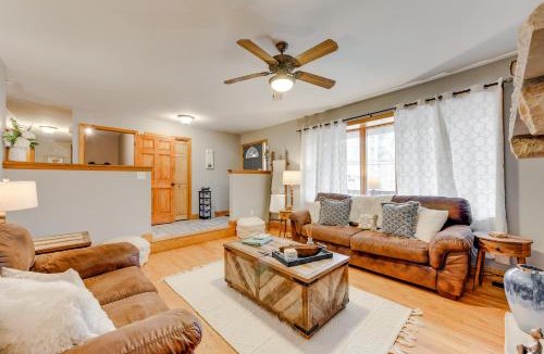 Pocono Lake House | Pocono Lake House Hideaway: Hot Tub & Theater Room
