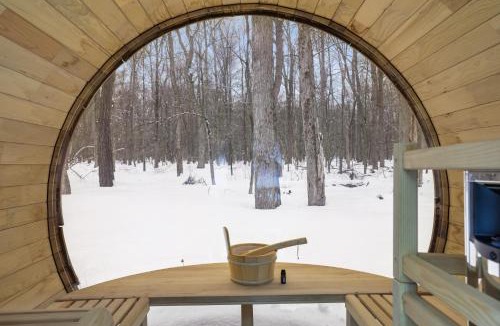 Pocono Pines House | Pocono Retreat: Finnish Barrel Sauna, Hot Tub & Arcade