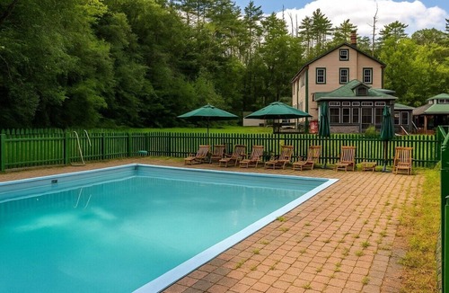 Millrift House | Poconos Mansion| Pool Hot Tub |Sauna |Tennis| Lake