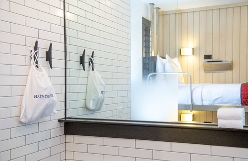Midtown East Hotel | Pod 39