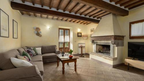 Cetona Villa | PODERE MADONNA DI MEZZO 6, Emma Villas