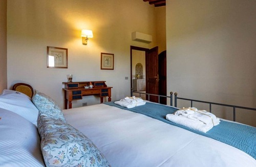 Lajatico Bed & Breakfast | Poderino il Sole - Alloro Room