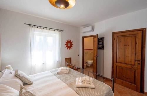 Lajatico Bed & Breakfast | Poderino Sole, "Mirto" Room