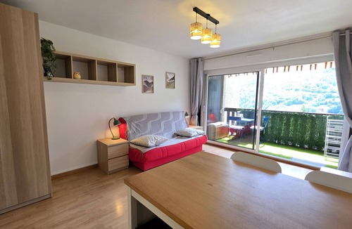 Forville Apartment | Poetic escape from Briançon's peaks - 2-3 people