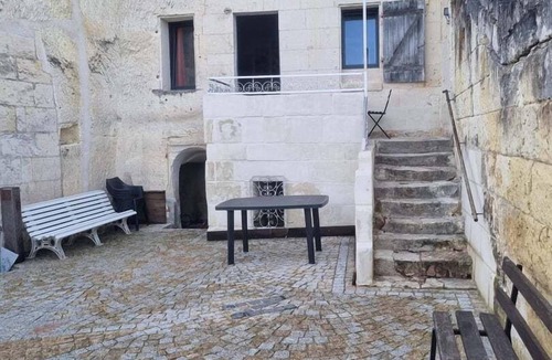 Loches House | Poets' Cave