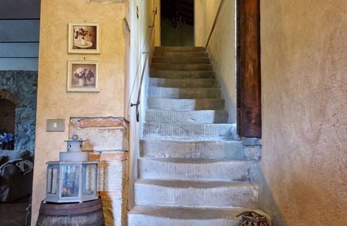 Borgo San Lorenzo Villa | Poggiolo Oasis of relaxation swimming pool nature lavender horses wine - Tuscany