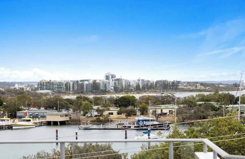 Buddina Apartment | Point Cartwright Penthouse - Ocean & River Views