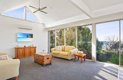 Point Leo House | Point Leo Magic - sweeping views