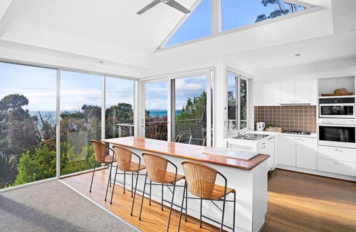 Point Leo House | Point Leo Magic - sweeping views