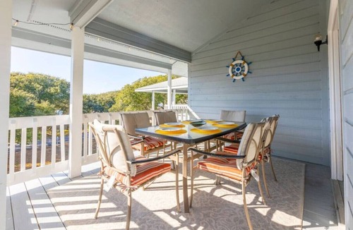 The Point House | Point Oasis|Golf Cart·The Point Beach·Sleeps 7·EI