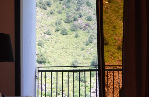 Miandam Hotel | Point One