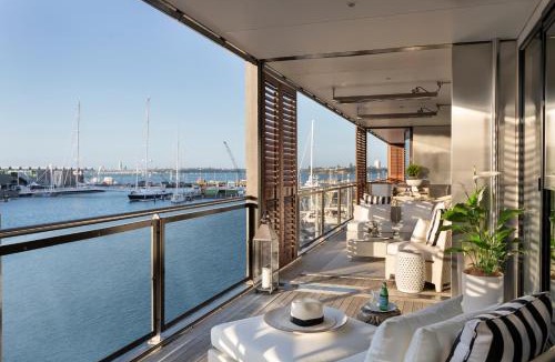 Auckland Central Business District Apartment | Point Residence Waterfront Luxury Auckland NZ