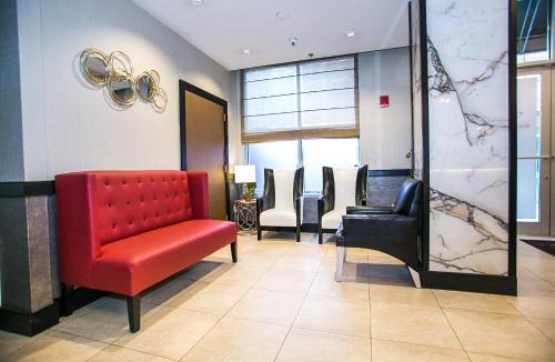 Williamsburg Hotel | Pointe Plaza Hotel