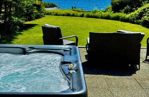 Otter Point House | Points West Oceanfront Resort 2 Bed Ocean Point Suite