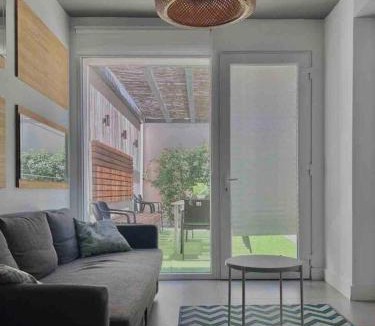 Leon Apartment | Poisson