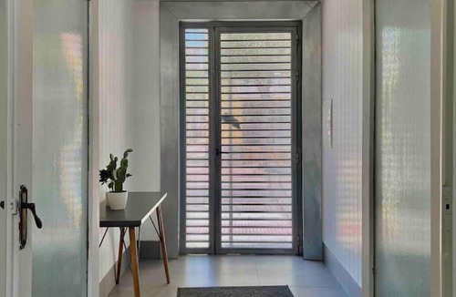 Leon Apartment | Poisson
