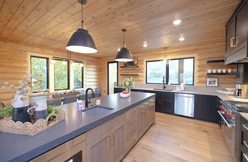 Victor House | Pole Canyon Cabin Mountain Modern Sophisticated Luxury in Victor ID w/Loft