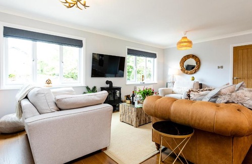 Beadnell House | Polished Pebble