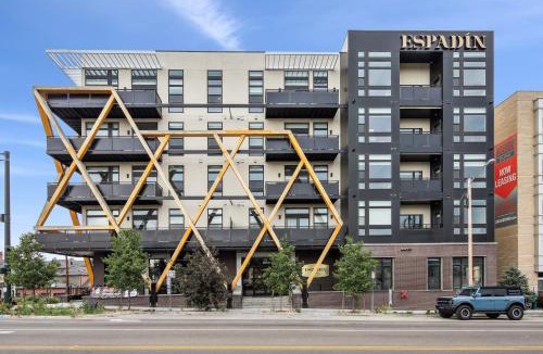 Highland House | Polished Stayscape | Espadin LoHi