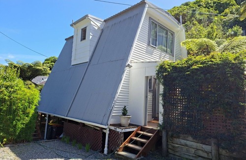 Waikawa Bay House | Polly's Perch