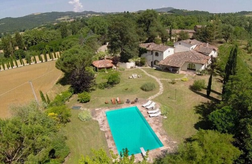 Bivio Lugnano Villa | PoloTuristicoUmbria Villa Cerreto with Pool