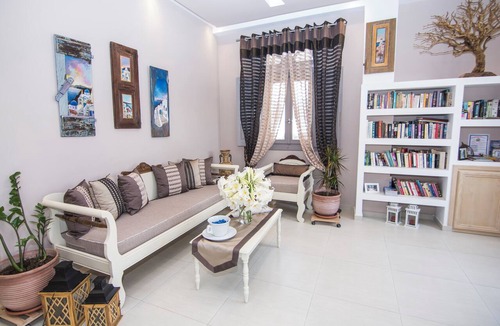 Kamari Hotel | Polydefkis Hotel