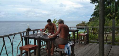 Tomia Island Cabin | Pombero lodge