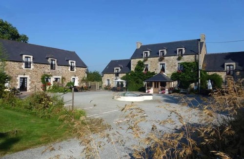 Les Champs-Geraux Cottage | Pomme, family cottage with terrace