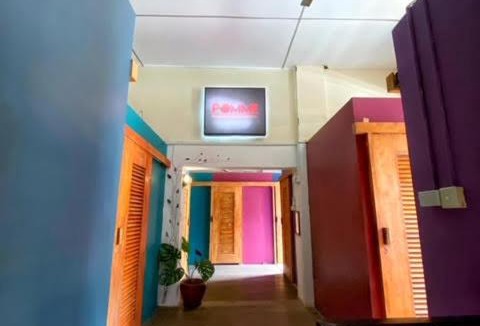 Svay Pao Hostel | Pomme Hostel Restaurant & Bar - Private Sleeping Cabins