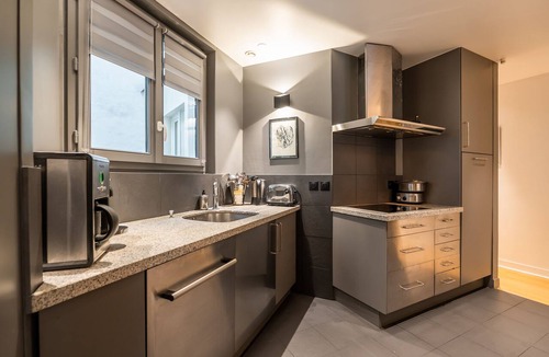 Les Halles Apartment | Pompidou Hideaway, by Veeve