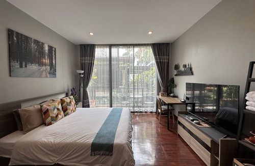 Bang Na Hotel | PomPom Home