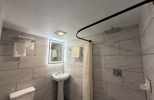 Elmwood Area Hotel | Ponca Motel