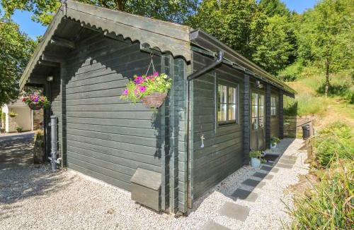 Mabe House | Pond Cabin