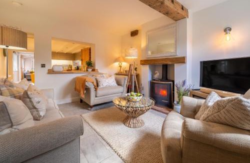 Docking House | Pond Cottage