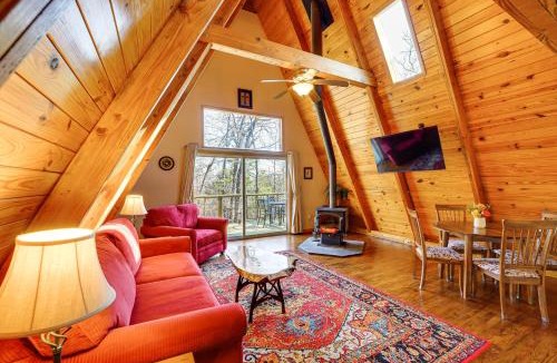 Eureka Springs Apartment | Pond Mountain Springs 'Falcon Cabin,' Fish & Hike!