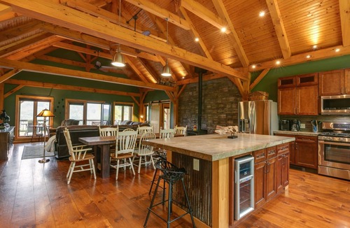 Wellsboro House | Pond's Edge Lodge- Your Premier Wellsboro Escape