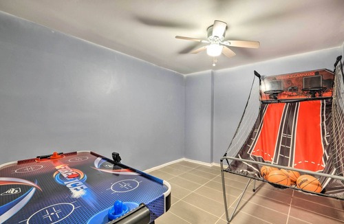 Neabsco House | Pond-View Deck + Pool Table: Woodbridge Haven!