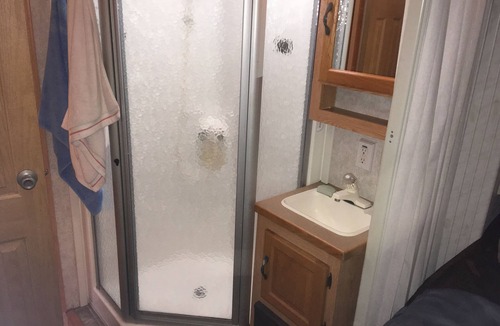 Hutchinson House | Pondarosa Camper of Pondarosa Inn Water Park
