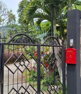 Tuk Tuk Bed & Breakfast | Pondok Ganda