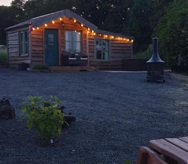 Brazzacott Ski Chalet | Pondside Cabin