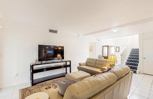 Punta Gorda House | Pondside Oasis