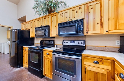 Broken Bow Cabin | Pondside Woodland Escape for Families and Friends